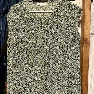 Sleeveless multi color blue, green, and white Great for warmer weather